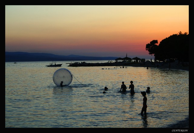 15418206342_6d09031f16_k