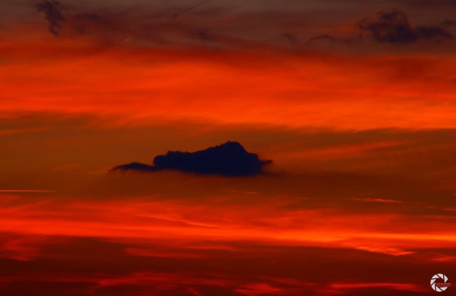 19130533328_a523cbfab1_h